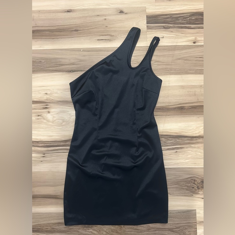 Elegant Black One-Shoulder Dress